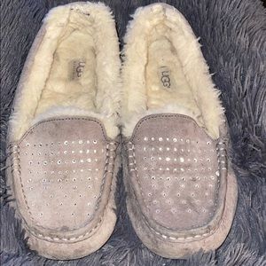 UGGS WOMENS SLIPPERS SZ 8 gray Swarovski crystals